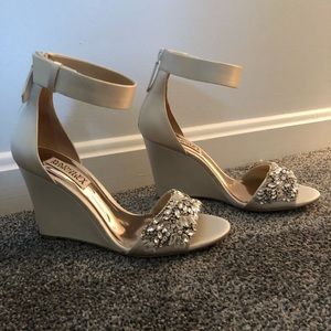 badgley mischka bridal wedges